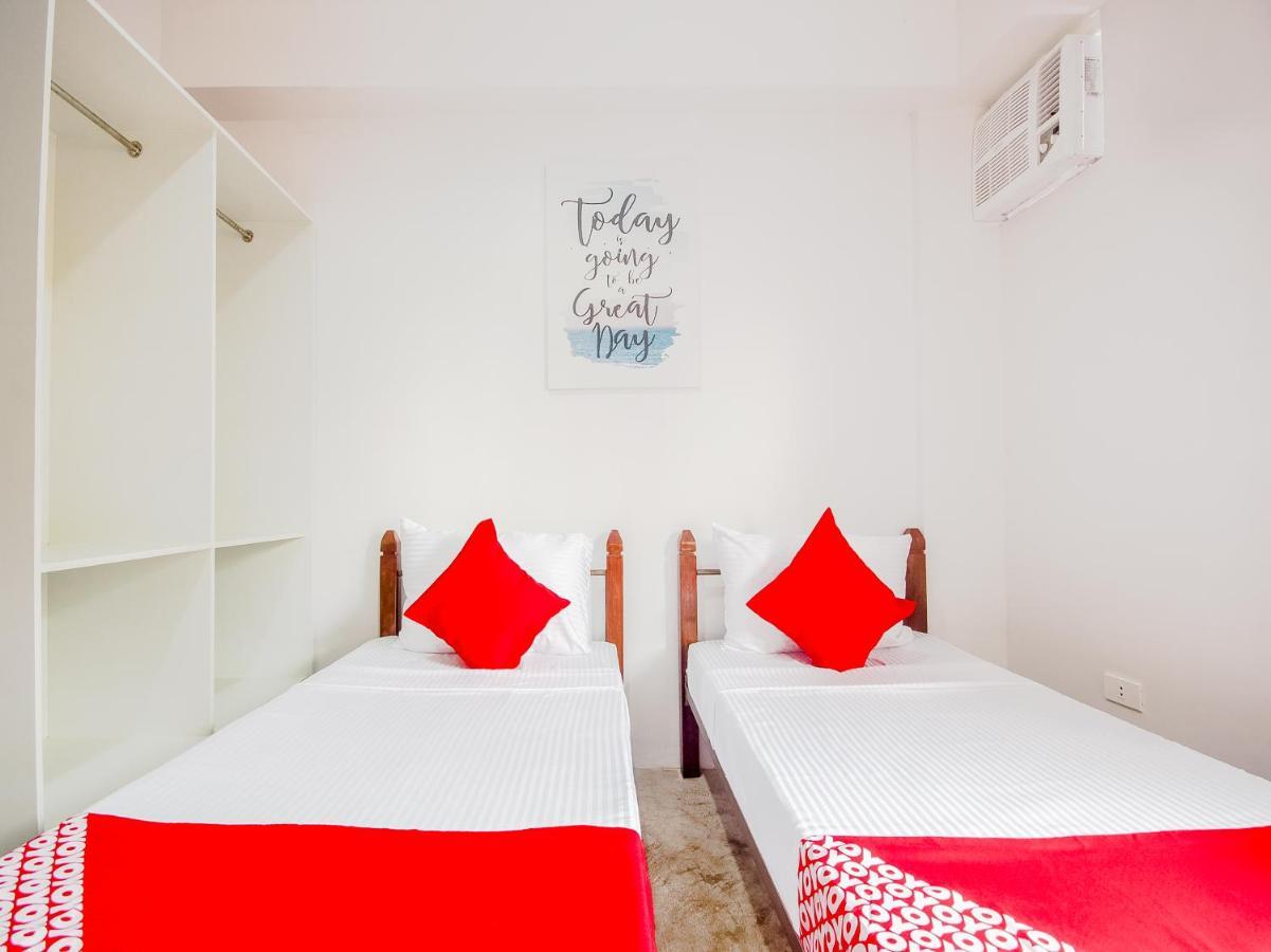 Gplace Hotel Cebu Buitenkant foto