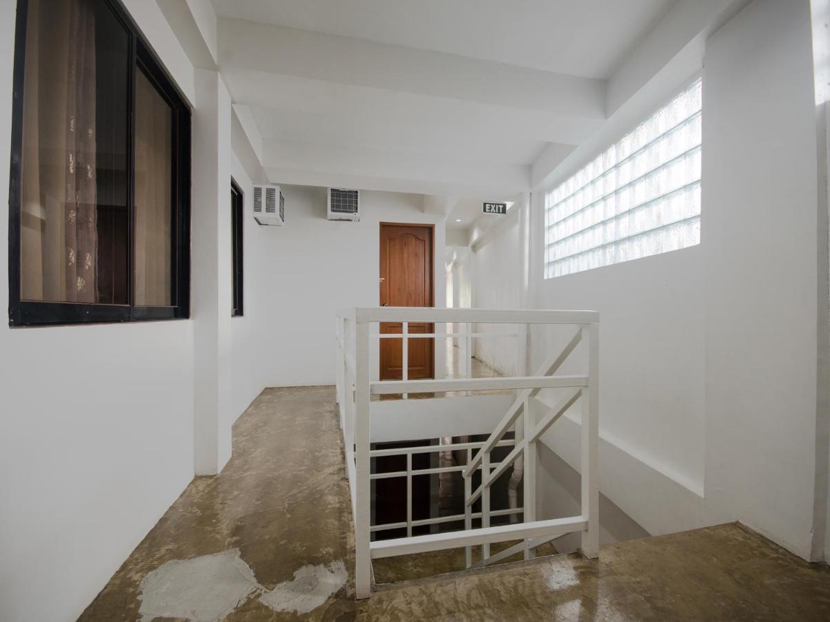 Gplace Hotel Cebu Buitenkant foto