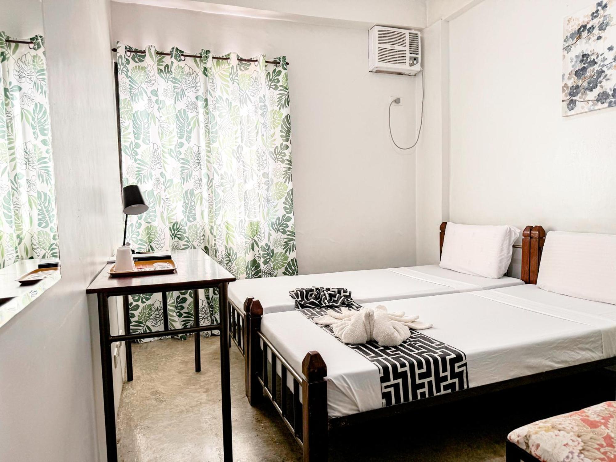 Gplace Hotel Cebu Buitenkant foto