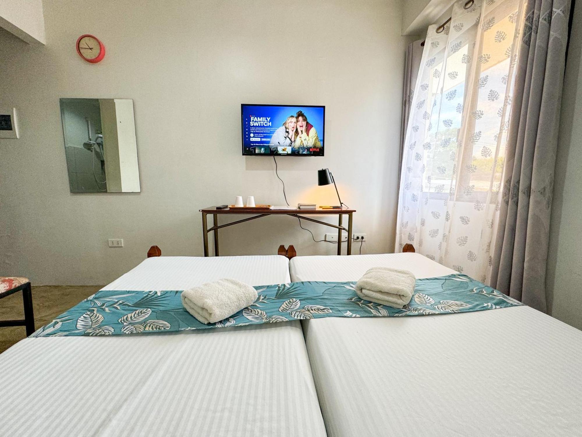 Gplace Hotel Cebu Buitenkant foto