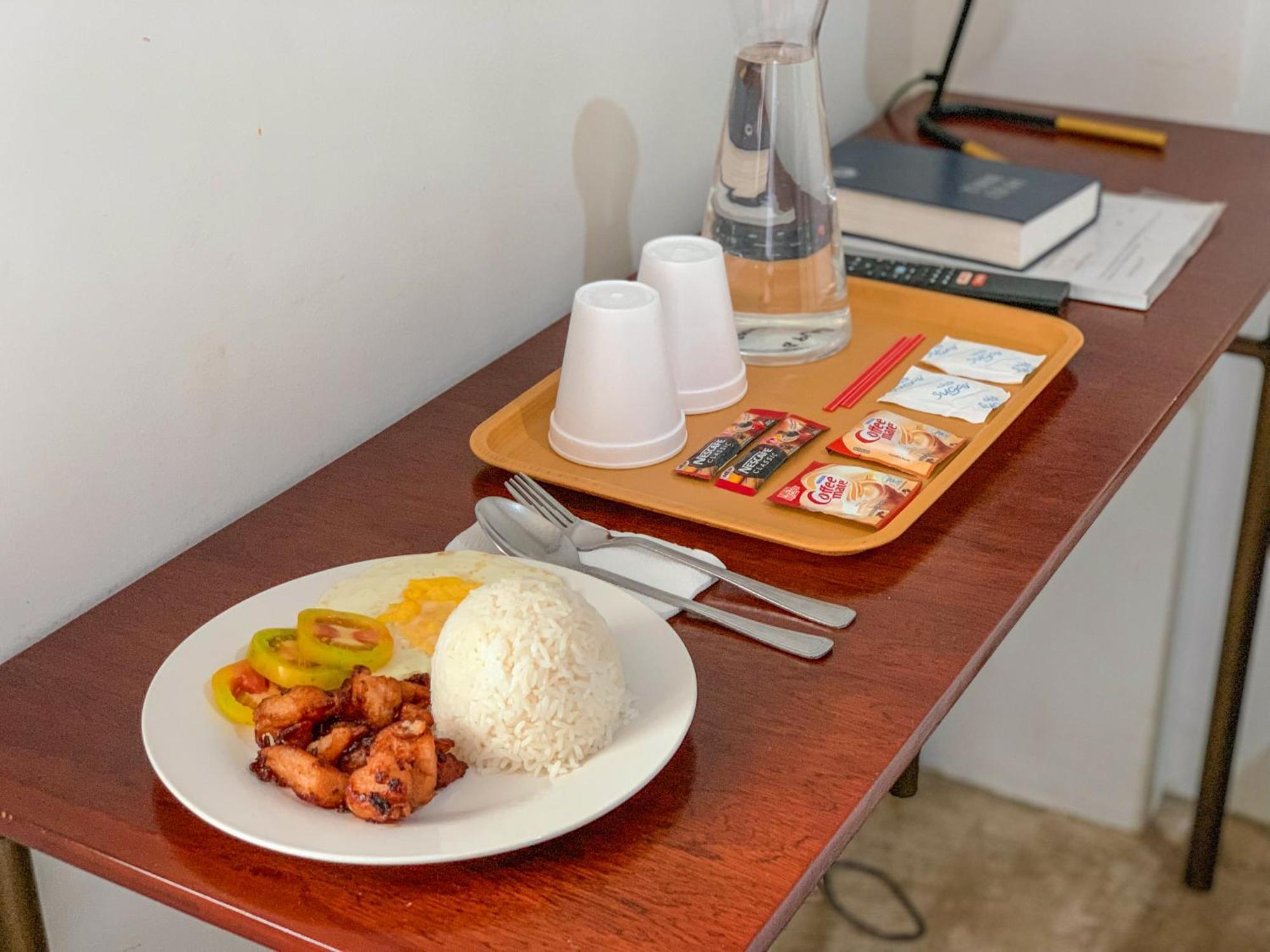 Gplace Hotel Cebu Buitenkant foto